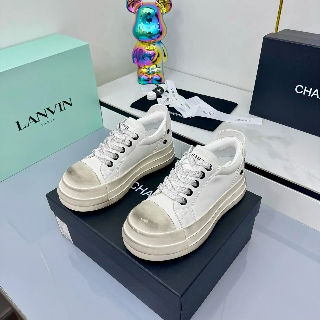 👟👟Ex-factory price 640👟👟 Chanel bread shoes, old style dirty shoes ~ original calfskin panda shoes Chanel 25C latest hot style panda black and white sports shoes casual sneakers Xiaoxiang hot style single product classic black and white panda color coco girls must pay Fabric: original custom mixed sheepskin lining: original imported breathable mesh lining outsole: Original molded rubber + TPU combination Size: Women's 35-41